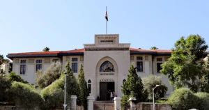 دراسة علمية في كلية العلوم تسلط الضوء على العلاقة بين درجة حرارة الأكسدة وبنية الغرافيت باستخدام مطيافية رامان